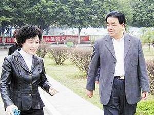 �ع�ԭ�佭��ί�����ѧ����¥׹������