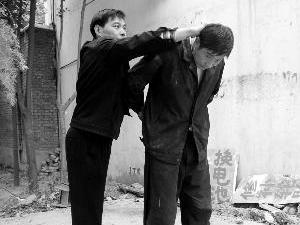 �м�������ҹ��ǿ�д����Ľ�Ұ�� �ؼ�ʱ���ӱ���