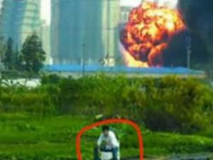 ��Ƶ���������硱�ڱ�ը�ֳ���Ȼ����