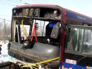 ��³ľ���������乫�������г���ײ��3������50��������