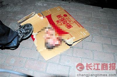 ������һ������������·�⳵��ѹ