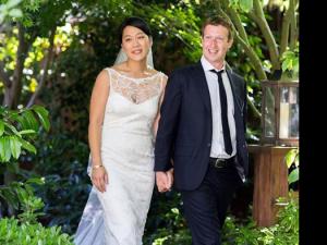 Facebook��ʼ�˽�� ����Ů���ǵ��ĵϡ����硱