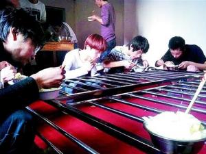 �����������������к�������Ϊ��Ů�����ֻ�