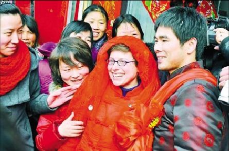 ����С���̧��� ӭȢ������Ů����