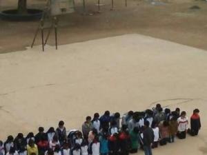 ������ʮ����ѧ������ٳ����� ���½�ʦ��ְͣ��ͼ��