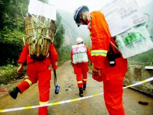 �վ�����״ο�Ͷʳ������ˮ