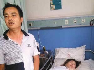 ����˫�ֽ���¥Ů������ ��������ɵ��(ͼ)