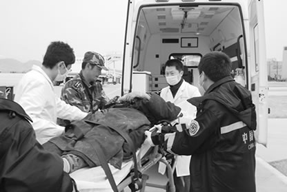 ������������ս38Сʱ ����ҽ�ƶ�ת��6����Ա