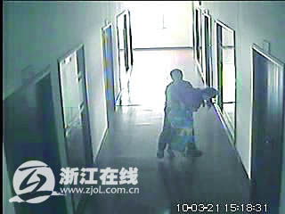 ����Ů�������ر��ϰ���������