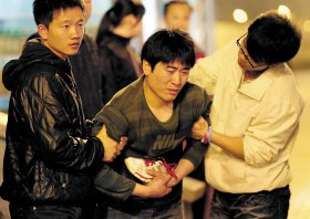 Ů�ӳ���˲���ƿ����ѱ�ײ����