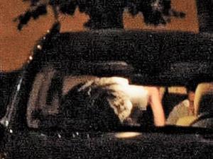 ��������ײ���� ���ų�������Ů����������Ǹ��ͼ��