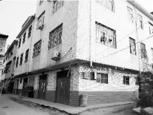 ���ӻ�ױ�ɡ�ʦү���Գ�����300�� Ů��ʧ��ʧ��