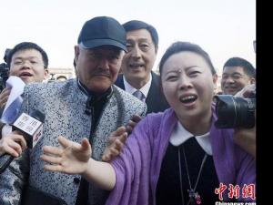 �������ǣ��Ա�ɽ����Ī����׷�� Ҧ��̾�������߱���ḻ����ͼ��