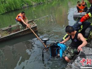 ��������ʱӤ����������� �ºӾ���˫˫������ͼ ��