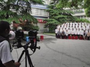 �����ı�ҵ���쵼���μ� ����λ�õ�PS��ȥ(ͼ)