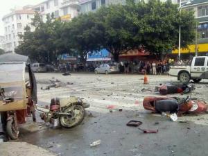 ����һѧУ�ſڱ�ը����1�� �ֳ��ǽ壨ͼƬ��������������