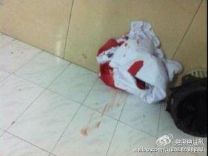 ����ҽԺ�ڳֵ�����3����ʿ һ��Ϊ�и�