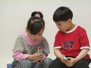 ���ӻ�40��Ϊ����ѧУȫ��ѧ�����ֻ����� �����Լ������� 