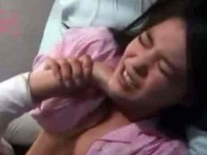 19��Ů��ѧ������ʦ����ǿ�� �Է����Լ����ֵ�ȡ�侫Һ