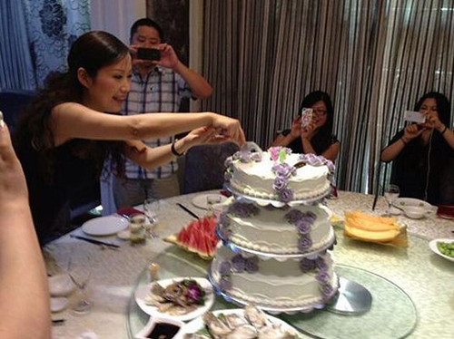 ������Ů�г���թƭ�޿� ���޲��۲��۴���Ů