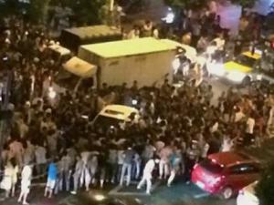 Ů˾��ײ��������Ը�³�������·��Χ�� ����ŭ���Ǯ������˿�����Ѫô��