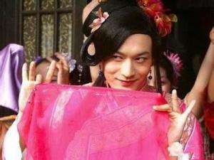 �а�Ůװ��20�꾹����ʶ�� ���ѣ�����һ�Ƚϻ�ľ����ֱ�����ˣ�