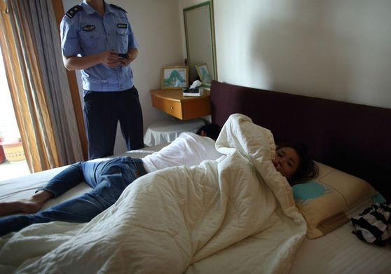 ���ӾƼ�ײ���˺����ݿ�����ץ ��ҹǰ�������ơ��