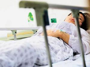 18��Ů��6¥����Ӥ������ɫƽ�� Ӥ�����׺��⳵��ѹ