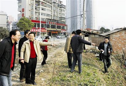 ͼ�ģ��ǹֳܾ���ͷ���䡱��·