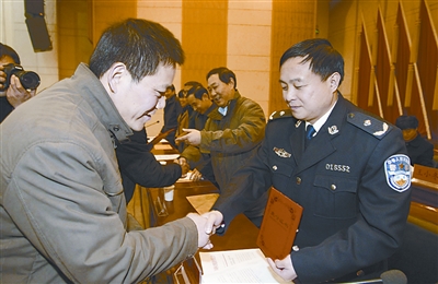 ����������·���־Ը���ܱ���