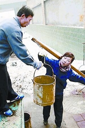 5����ѧ��ǩԼ�ͷ๤ ��391�����ϸ񿼺�