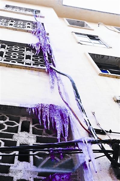 ��ɫ����