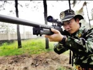 ���ѻ�ǹ����ÿ���봩����50��