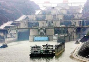 ��Ͽ��ˮ��ӭ175�ס��ռ����顱