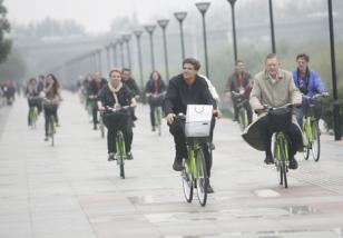 ���ר�ҽ�̲���顰��ɫ���С�