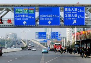 �人��·���������������������