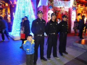 �人����ȫ����Ա Ͷ�롰ƽ��ҹ������