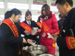 ���������Ԫ����Ϊ�ÿ�ף������Բ