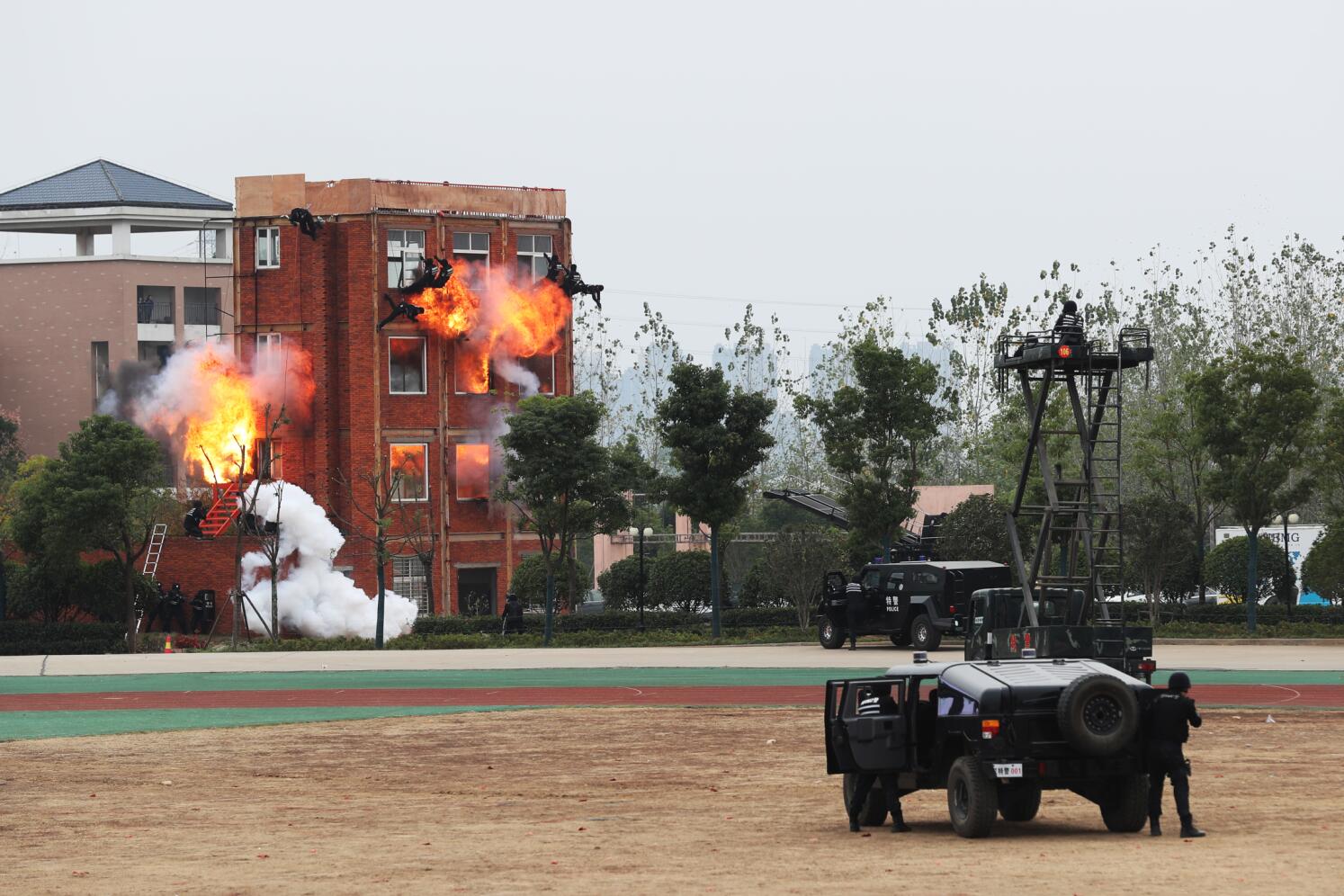 �人����¡�ؾ��С����˰����������̡���ʦ���