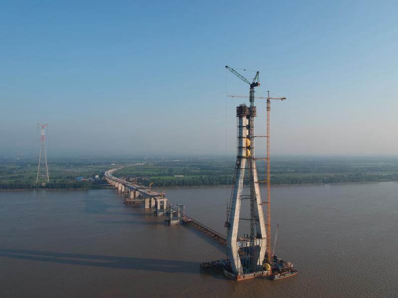 �人��������ݴ��ű������ⶥ