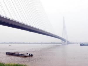 �������쳤���Ƿ���ͷ���ι���ս