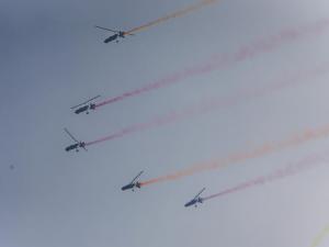 ��������ߴ���ں���Ļ ȫ��ǧ����������һ�𡰷��п񻶡�