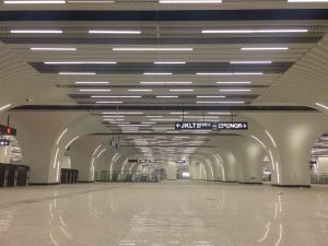 ����̽���人����8����һ������վ��