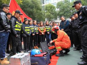 �人������ѧ���������������Ӿ�Ӫѧ����