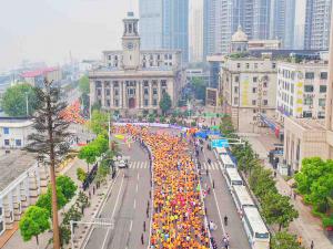 �������ˣ���ͨ���Ʒ�������:��Щ��·�Ͻ�ͣ����ͨ��