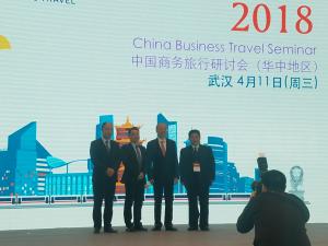 �人�����������г�������