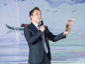 һ��У����ʫ��չ���о���ʫ��