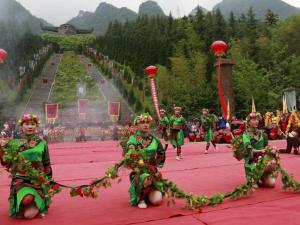 ��ũ�ܽ��ٰ컪��ʼ����ũ��������������ߵ�һ�쾣��ͽ�����