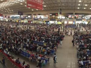 �人��·���������硱С���ٱ�ȥ��С������ 