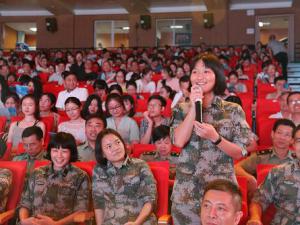 ���������Я��ӭ���� ˫ӵ�������һ